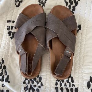 TOMS Cross Strap Sandals - Size 8W, Taupe